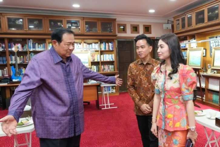 Gibran Sambangi Kediaman SBY, Sampaikan Ucapan Ultah